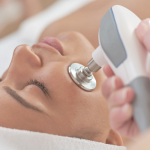 Indiba facial & escote